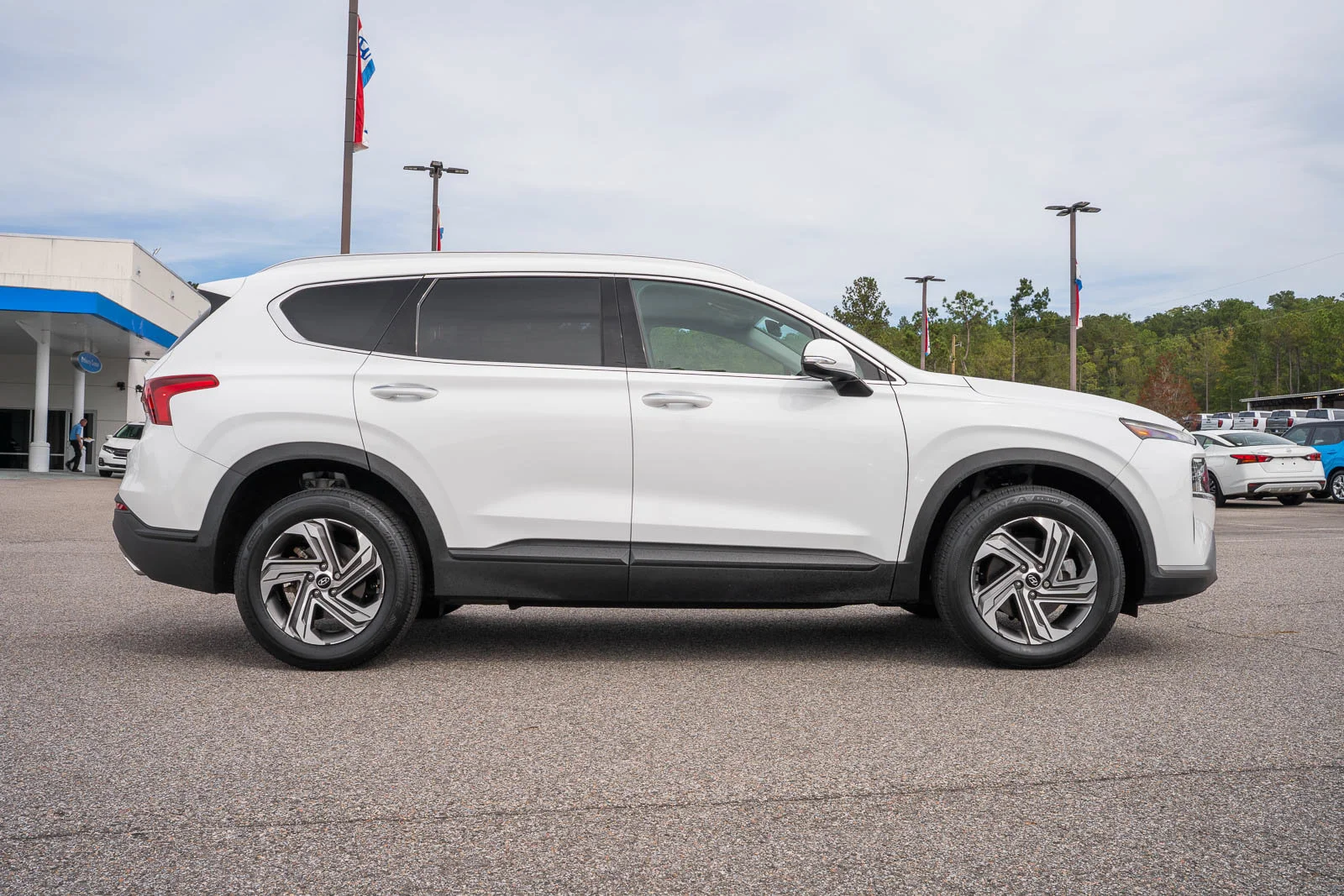Used 2023 White Hyundai SEL image 7