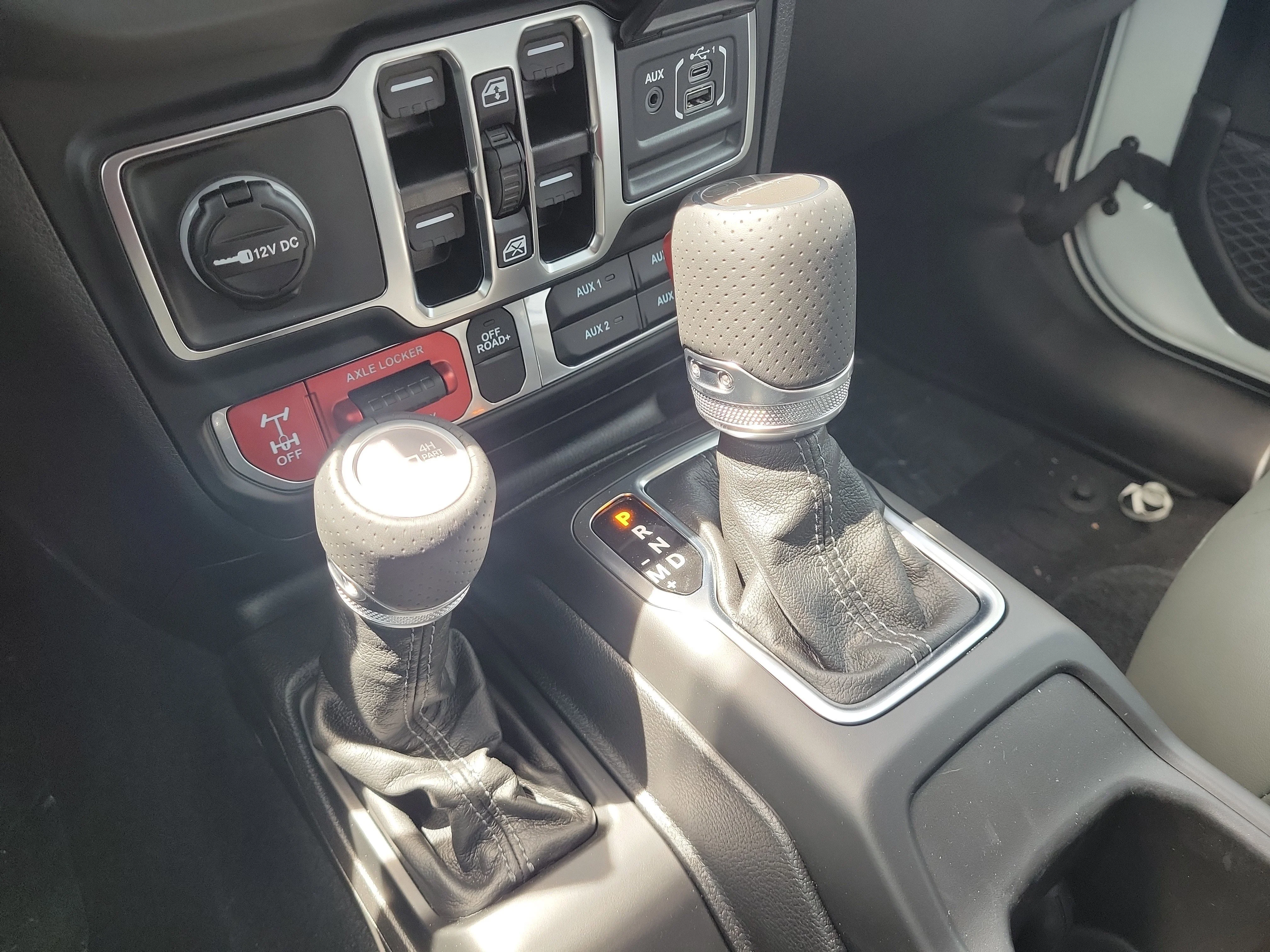 New 2026 Bright White Clearcoat Jeep Mojave X image 19