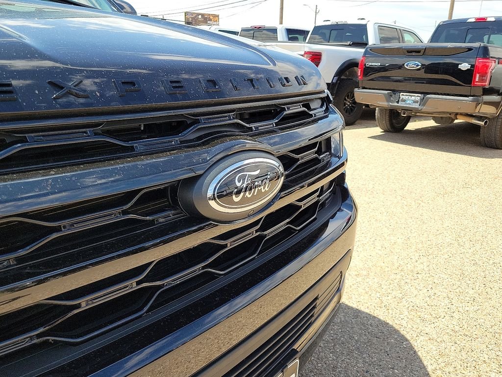 Used 2023 Black Ford Limited image 13