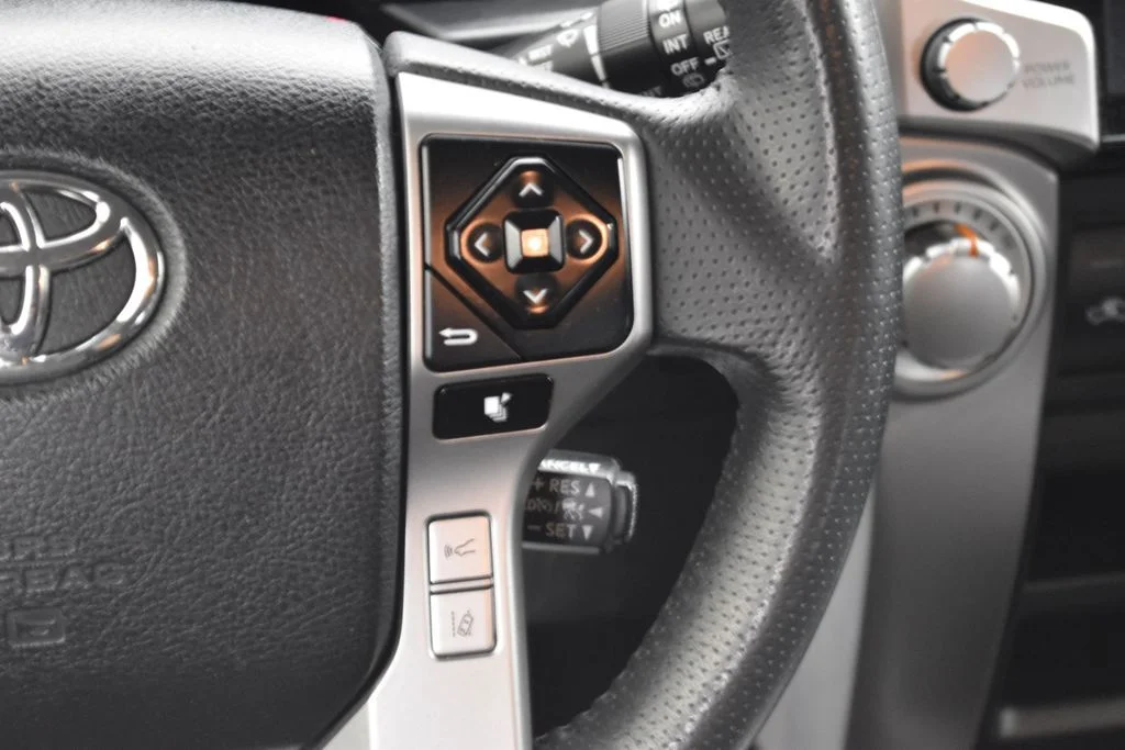 Used 2020 Silver Toyota SR5 image 10