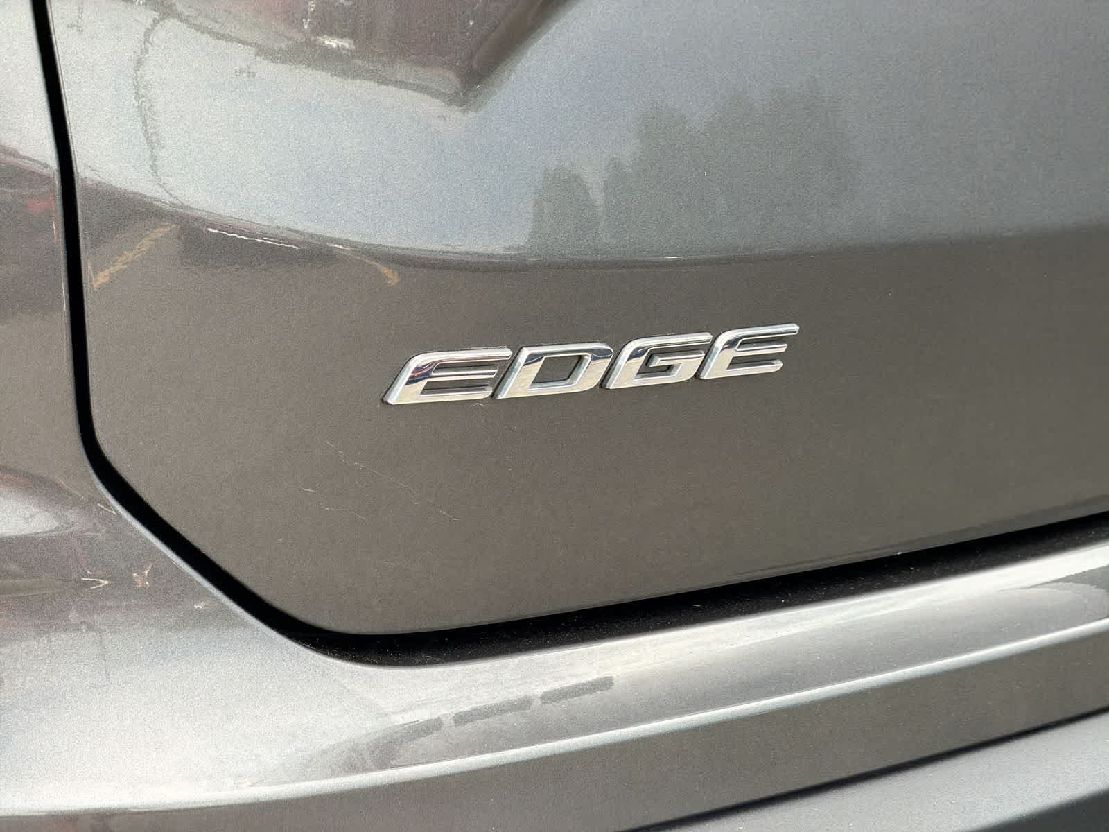 Used 2020 Magnetic Metallic Ford SEL image 13