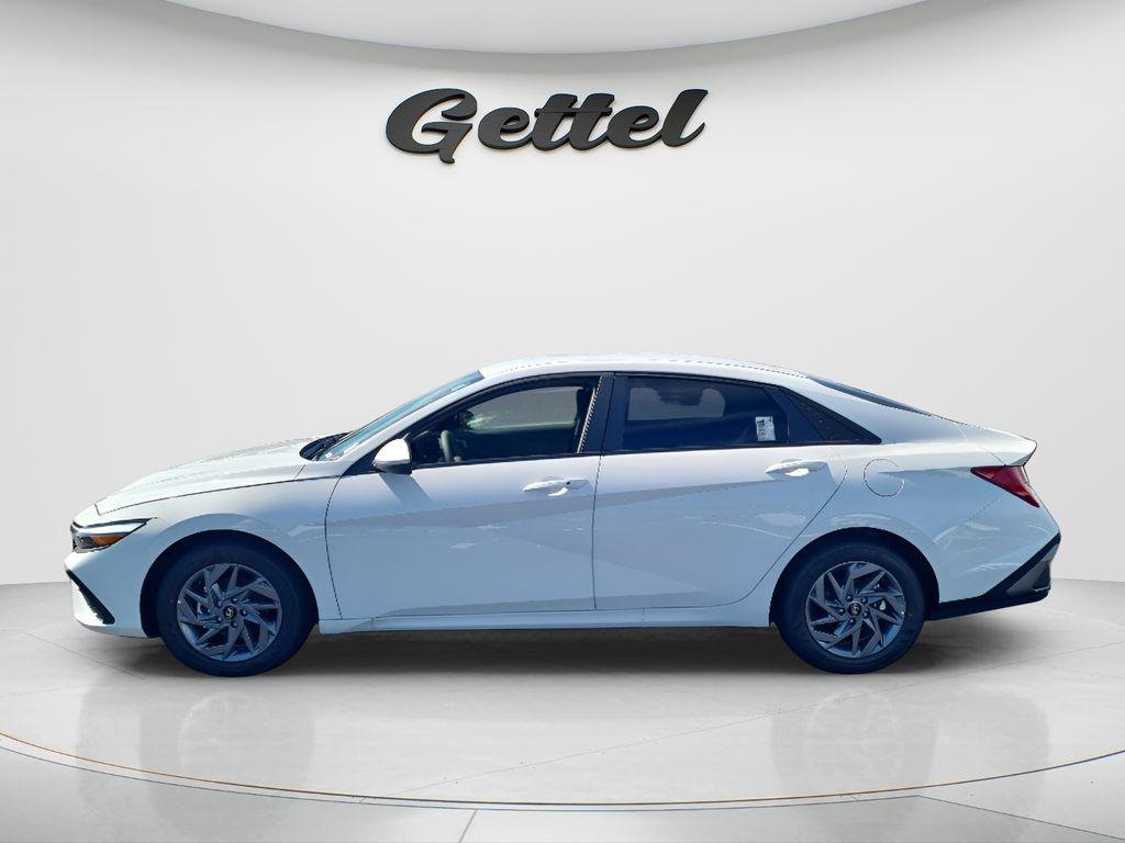New 2026 White Hyundai Blue image 8