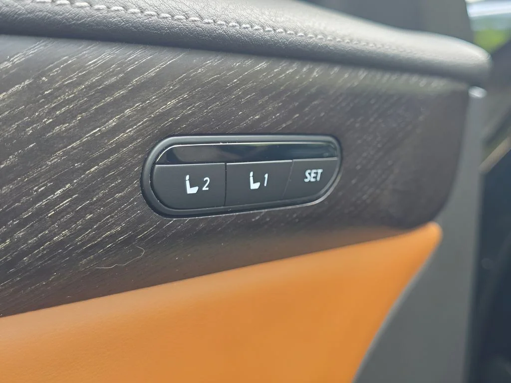 Used 2023 Mineral Black INFINITI Sensory image 19