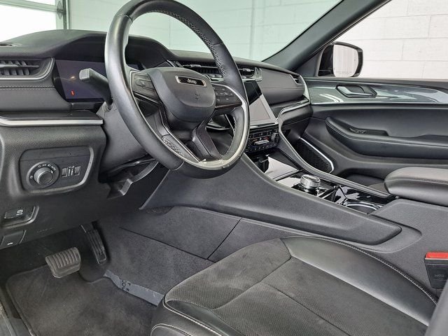 Used 2022 White Jeep Altitude image 8