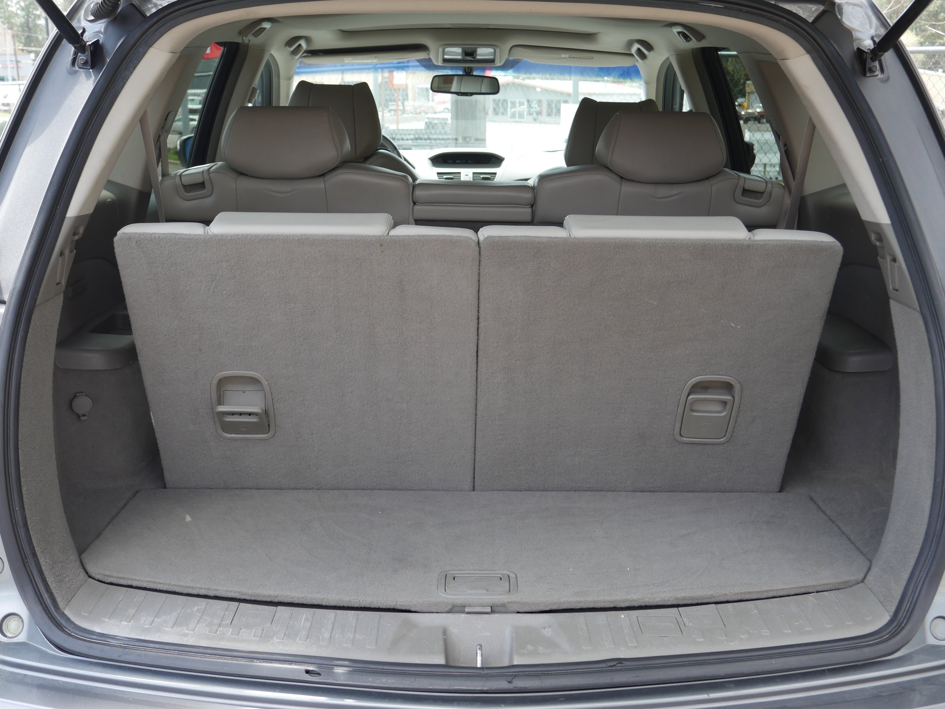 Used 2008 Sterling Gray Metallic Acura  image 22