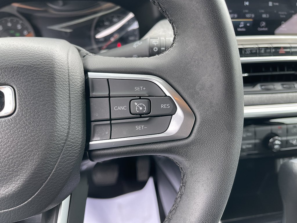 Used 2024 Bright White Clearcoat Jeep Latitude image 23