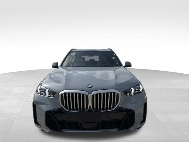 Used 2026 Gray BMW sDrive40i image 4
