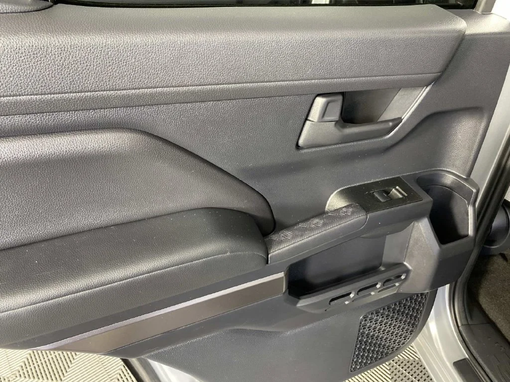 Used 2025 Cutting Edge Toyota SR5 image 25