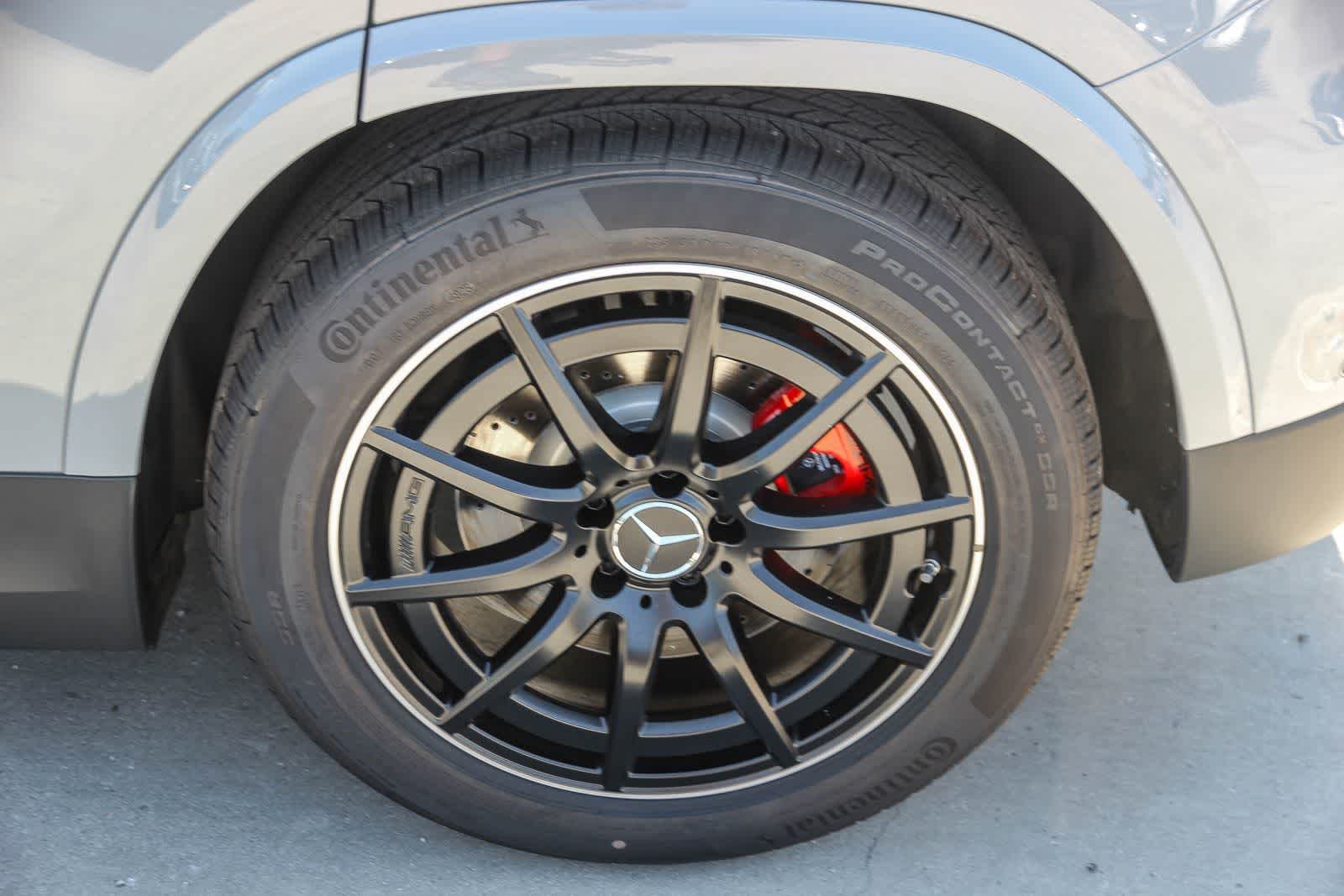 New 2026 MANUFAKTUR Alpine Grey Mercedes-Benz AMG® GLA 35 image 11
