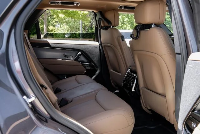 New 2026  Land Rover SE image 48
