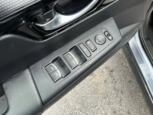 Used 2025  Honda EX-L image 17