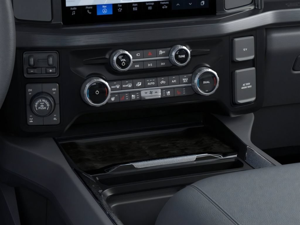 Used 2026 Agate Black Metallic Ford LARIAT image 19