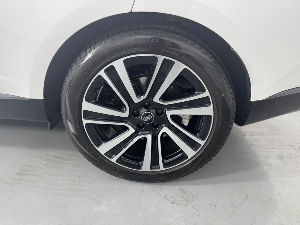 Certified Used 2023 Ostuni White Pearl Land Rover SE image 41