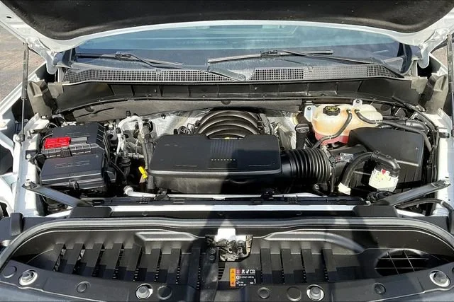 Used 2024 Summit White Chevrolet LT image 29