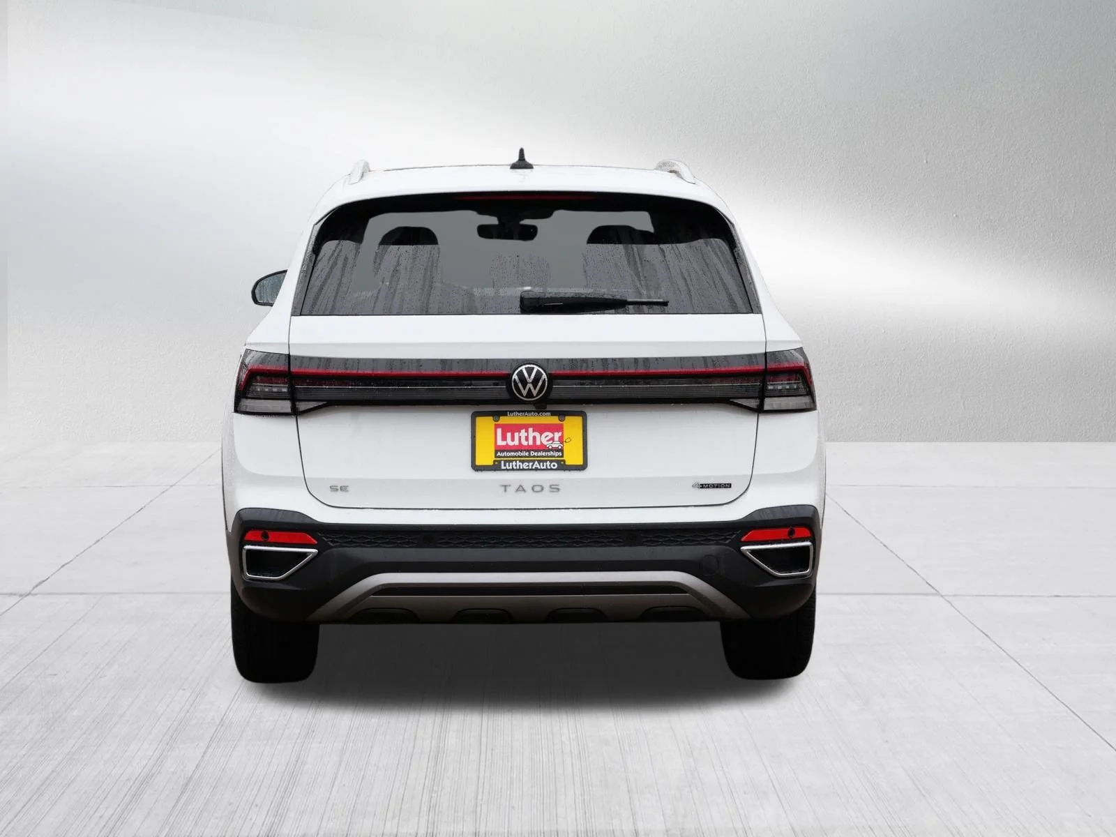 Certified Used 2025 Pure White Volkswagen SE image 6