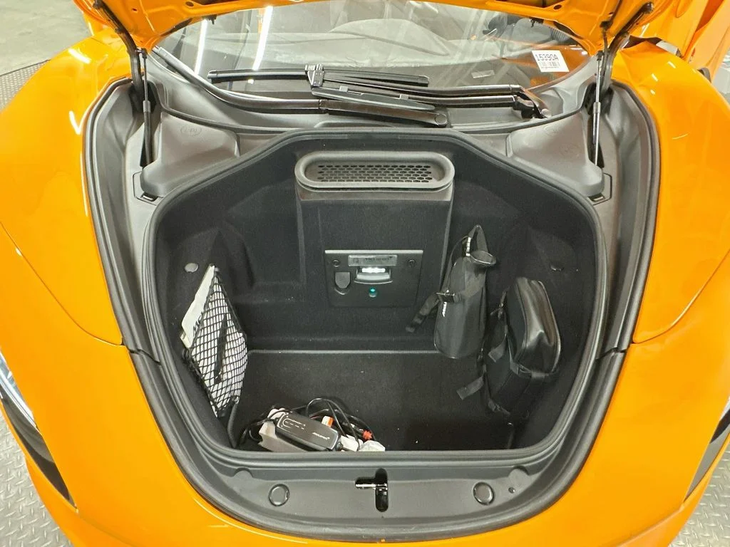 Used 2025  McLaren  image 24