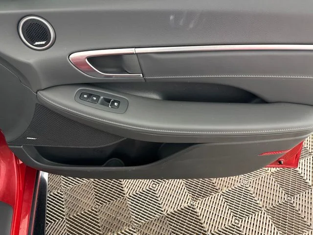 Used 2020 Red Hyundai Limited image 19