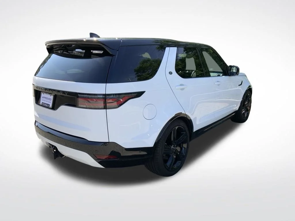 Used 2025 White Land Rover Dynamic SE image 8