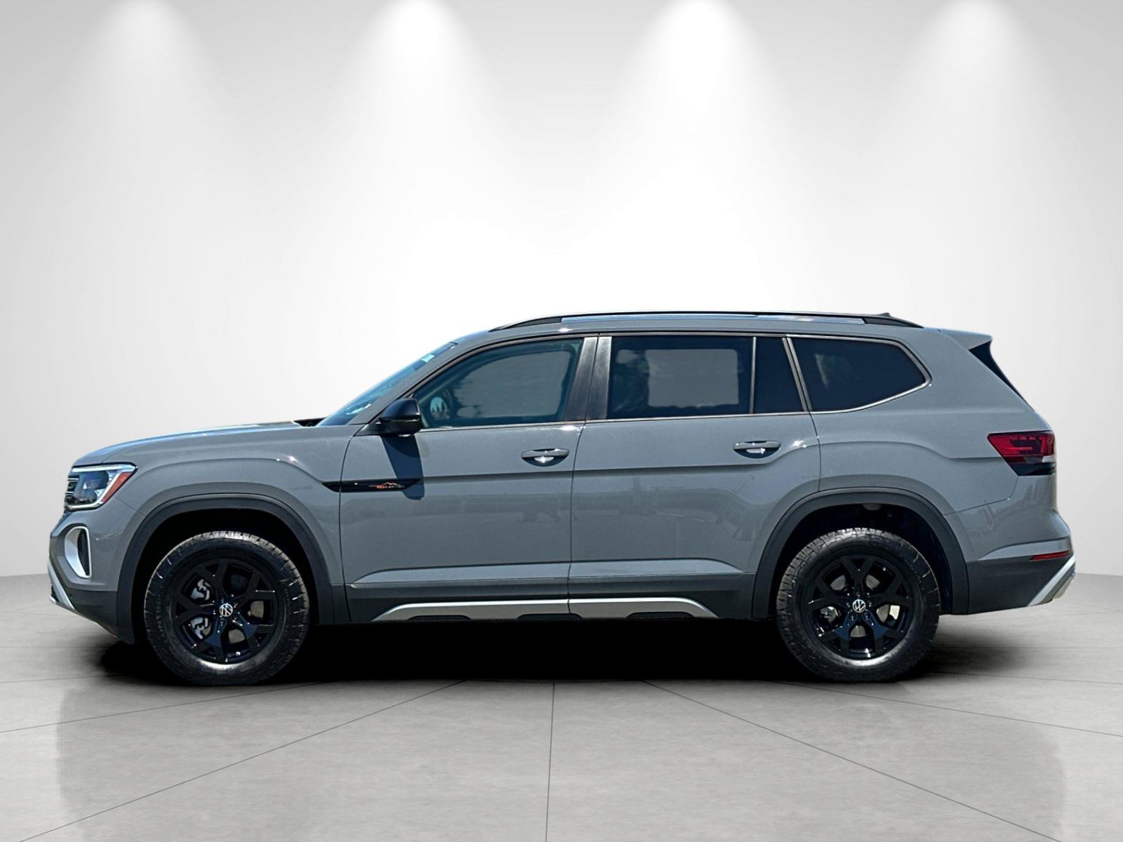 New 2026 Pure Gray Volkswagen 2.0T Peak Edition image 2