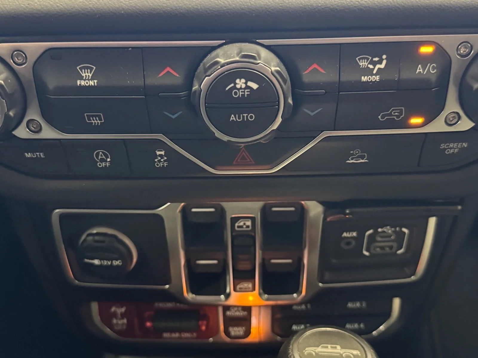 Used 2026  Jeep Rubicon image 19