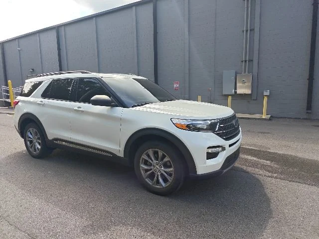 Used 2022 White Ford XLT image 1
