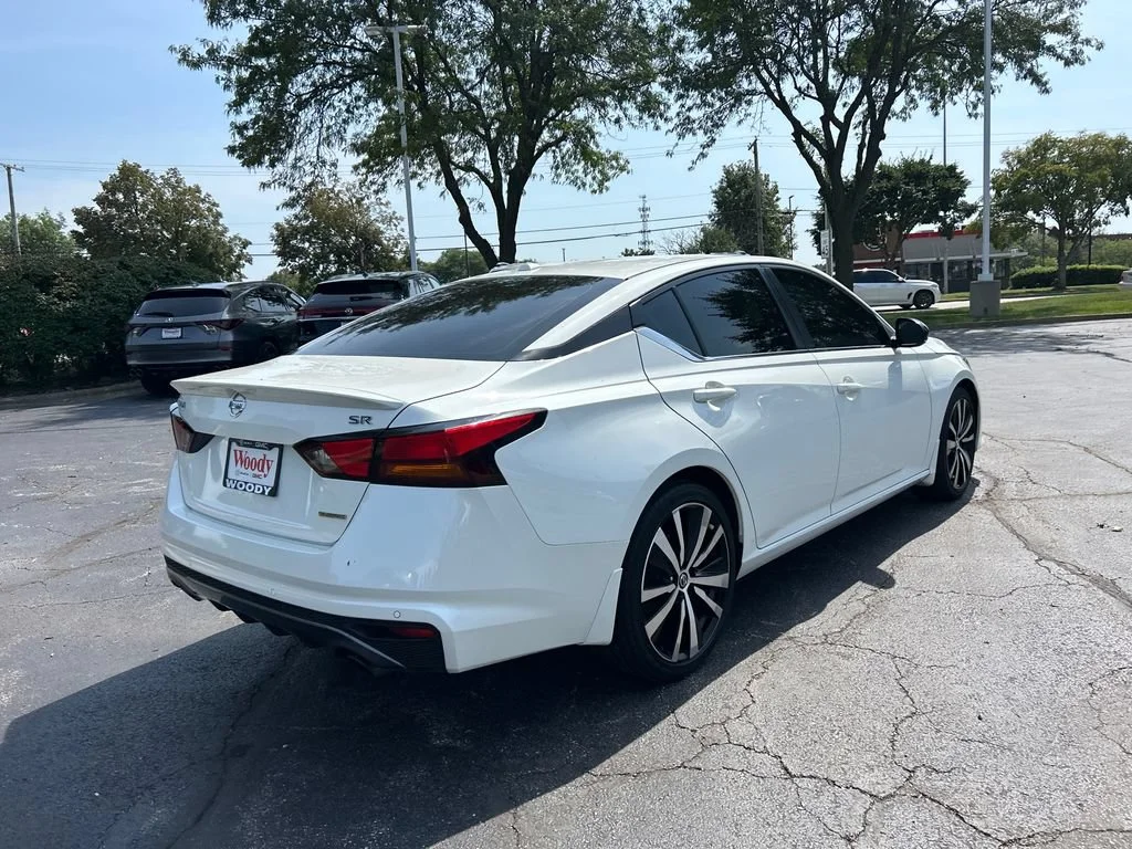 2021 Nissan Altima SR - Photo 8