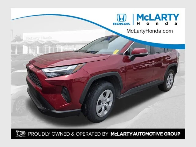 2025 Toyota RAV4 LE AWD's photo