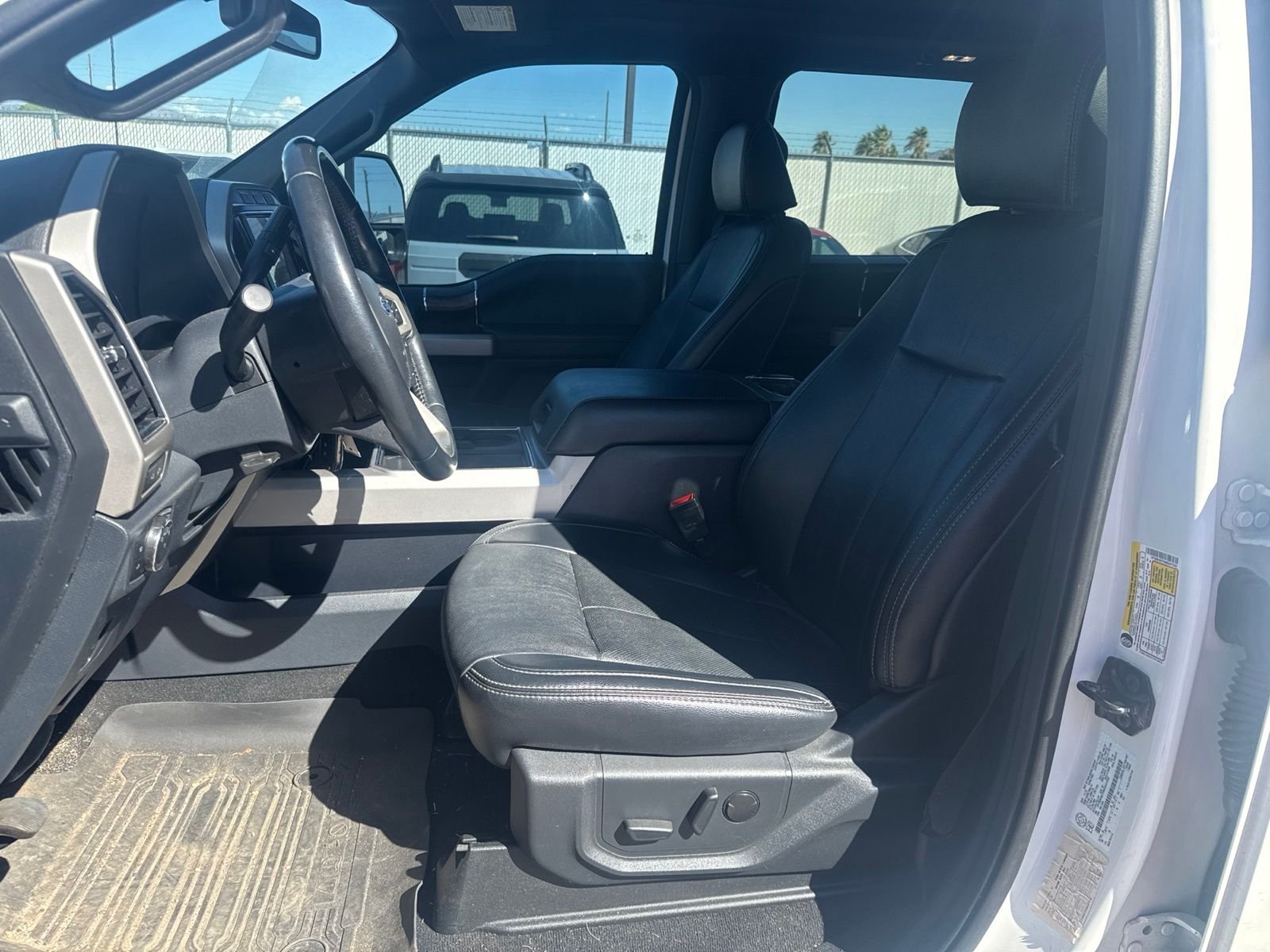 Used 2022 Star White Metallic Tri-Coat Ford Lariat image 11