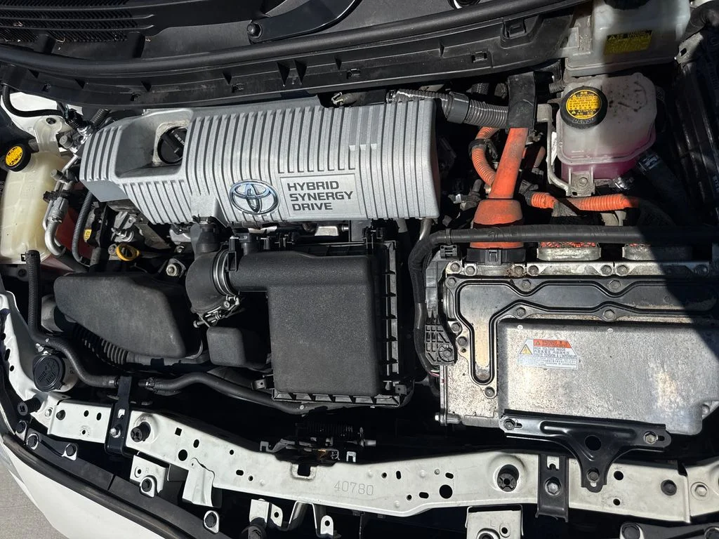 Used 2010 Blizzard Pearl Toyota I image 35