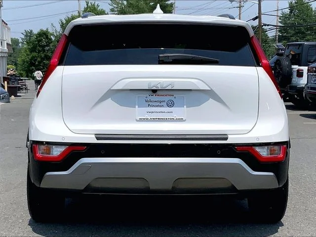 Used 2023 White Kia SX image 6