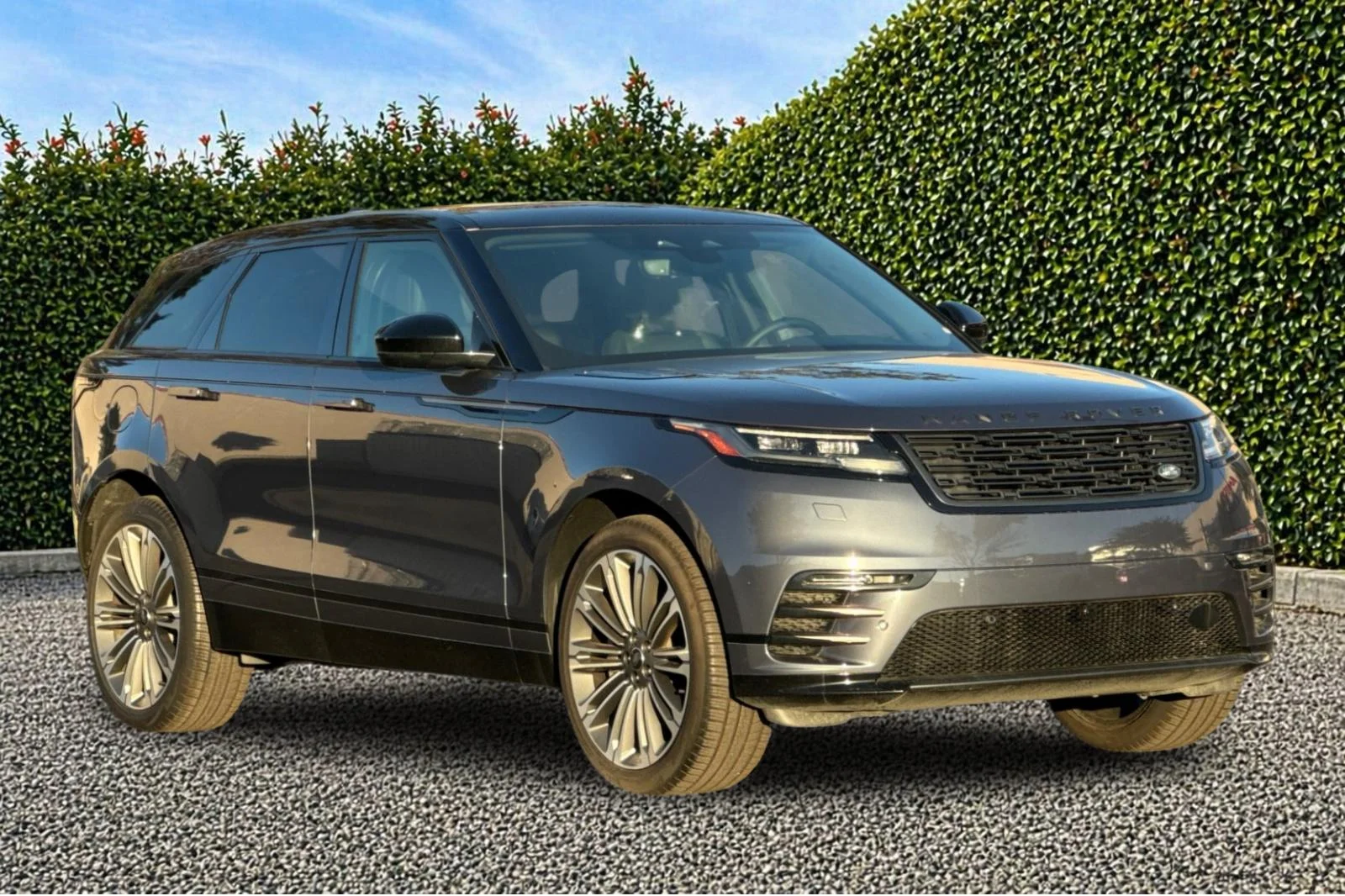 New 2024 Varesine Blue Land Rover Dynamic HSE image 8