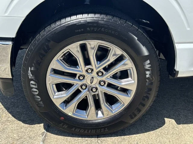 New 2026 Oxford White Ford XLT image 5