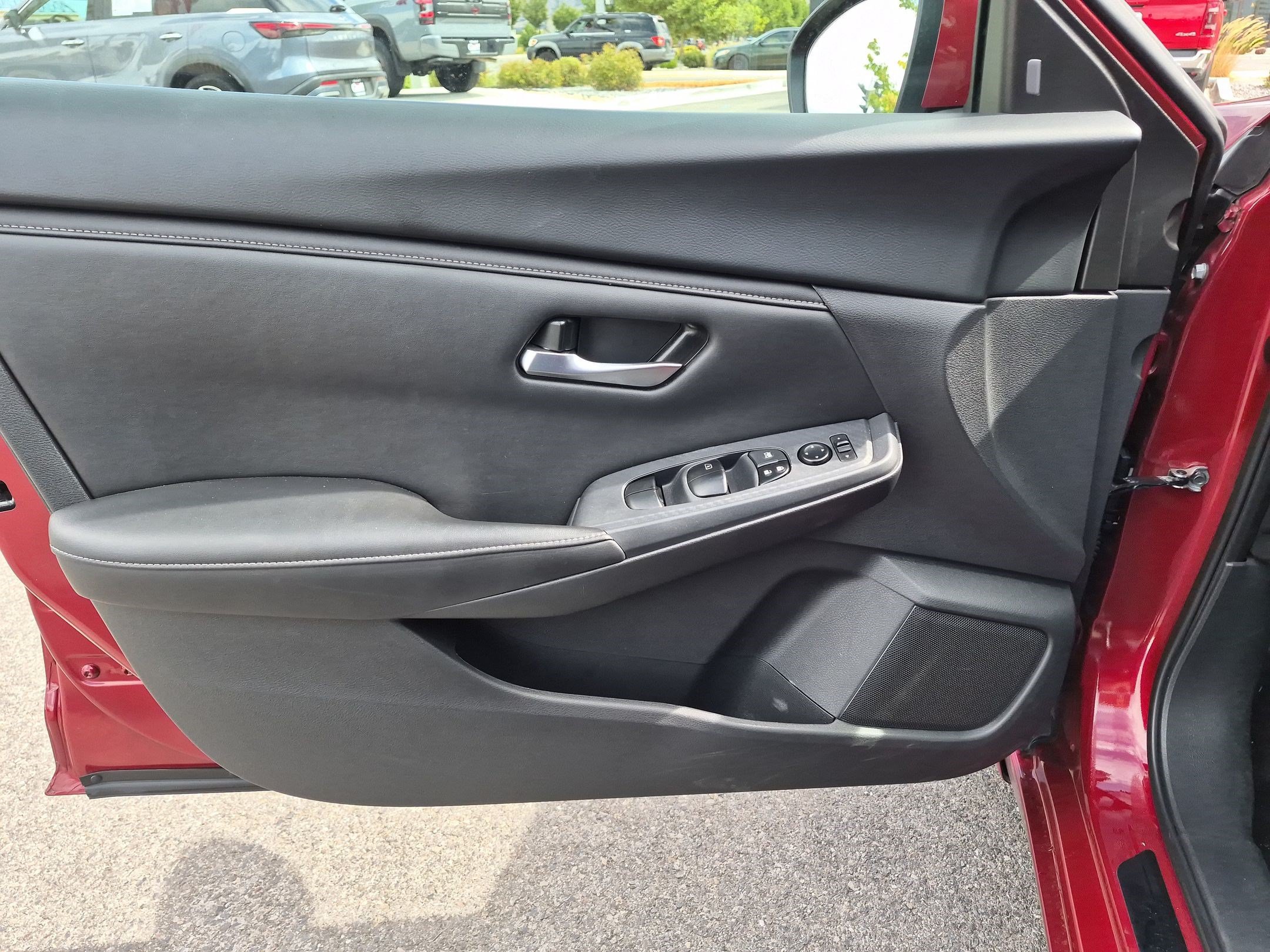 Used 2023 Scarlet Ember Tintcoat Nissan SV image 12