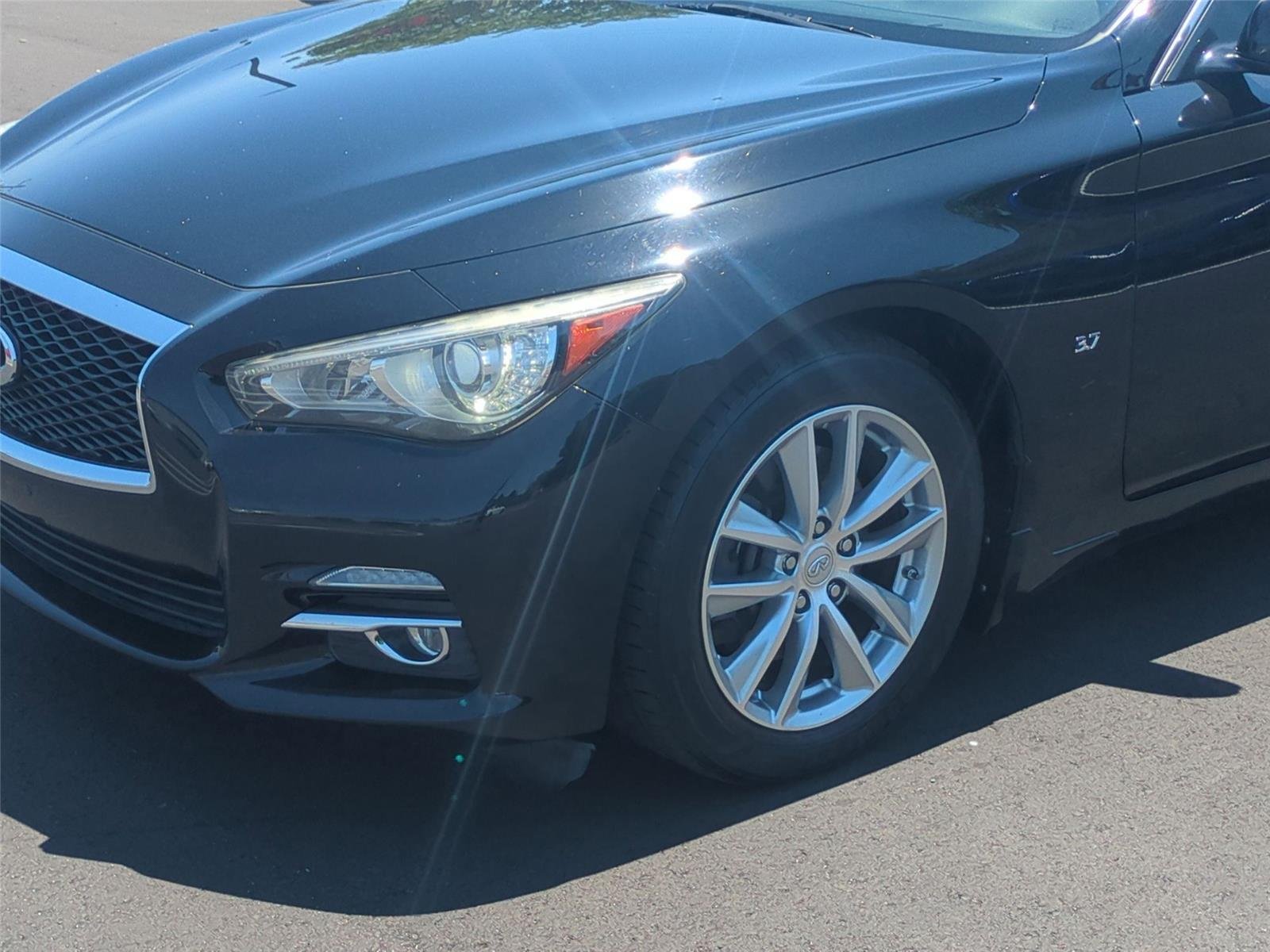 Used 2014 Black Obsidian INFINITI Premium image 19