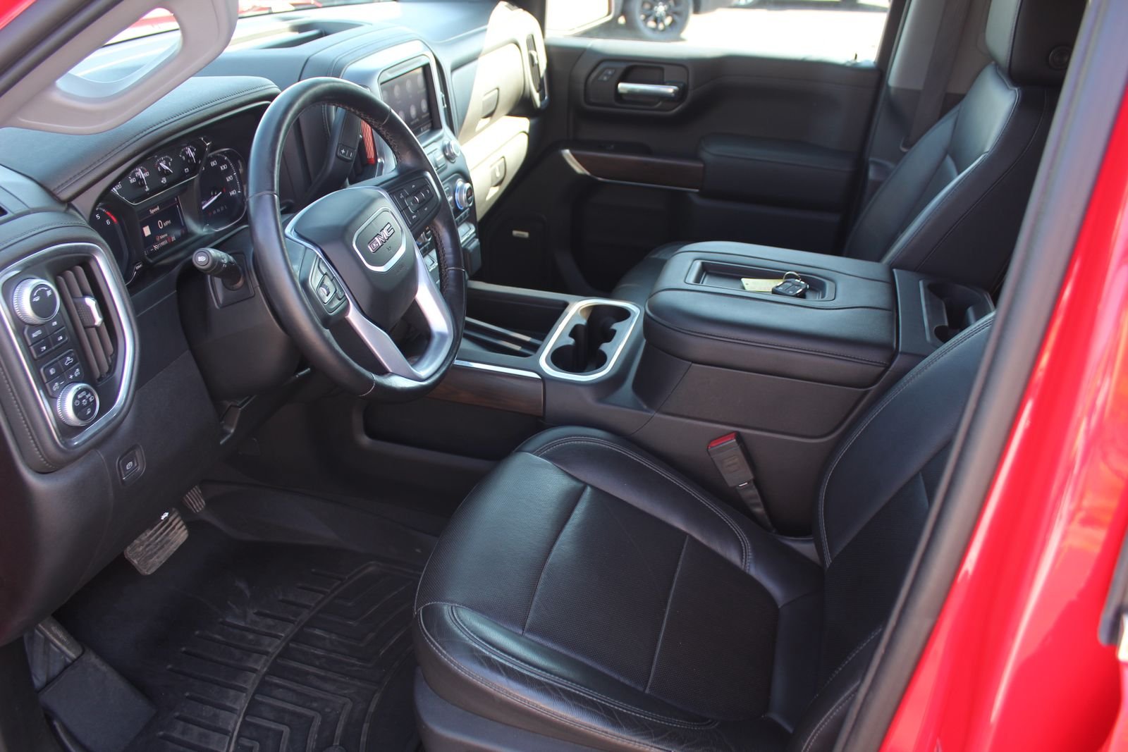 Used 2019 Cardinal Red GMC SLT image 19