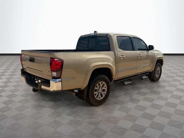 Used 2019  Toyota SR5 image 7