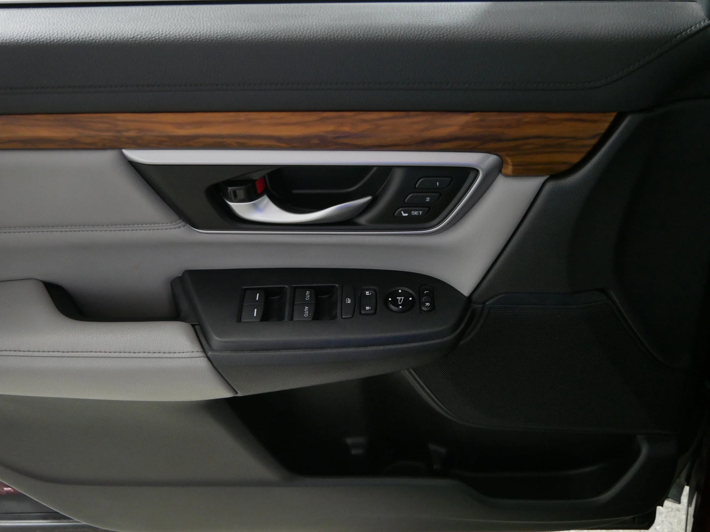 Used 2017 Gray Honda Touring image 19