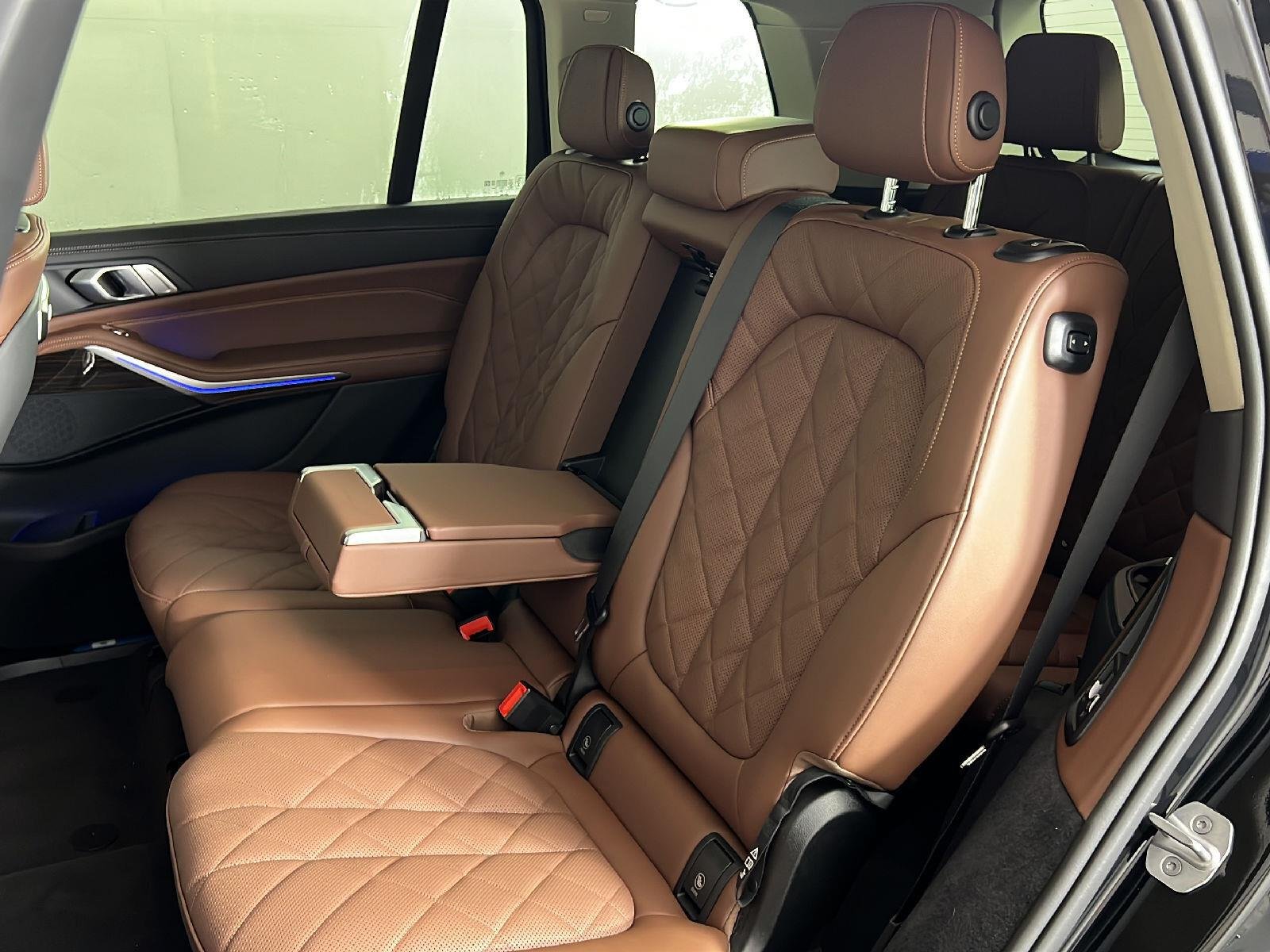 New 2027 Black Sapphire Metallic BMW xDrive40i image 21