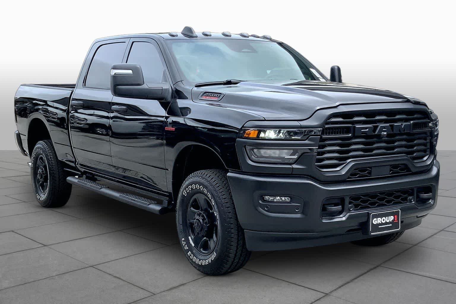 New 2026 Diamond Black Crystal Pearl-Coat Exterior Paint RAM Tradesman image 2