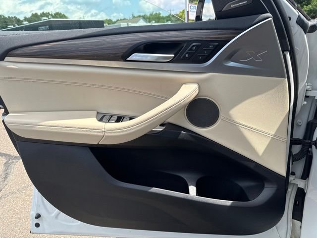 Used 2020 White BMW M40i image 22
