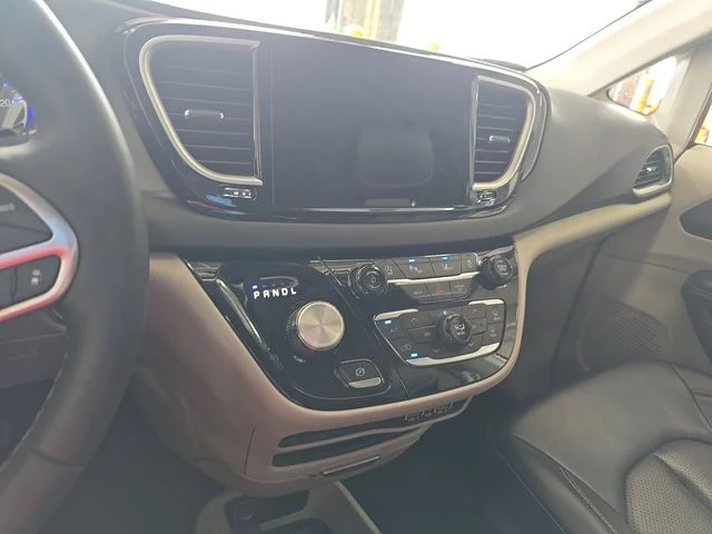 Used 2023 White Chrysler Touring L image 14