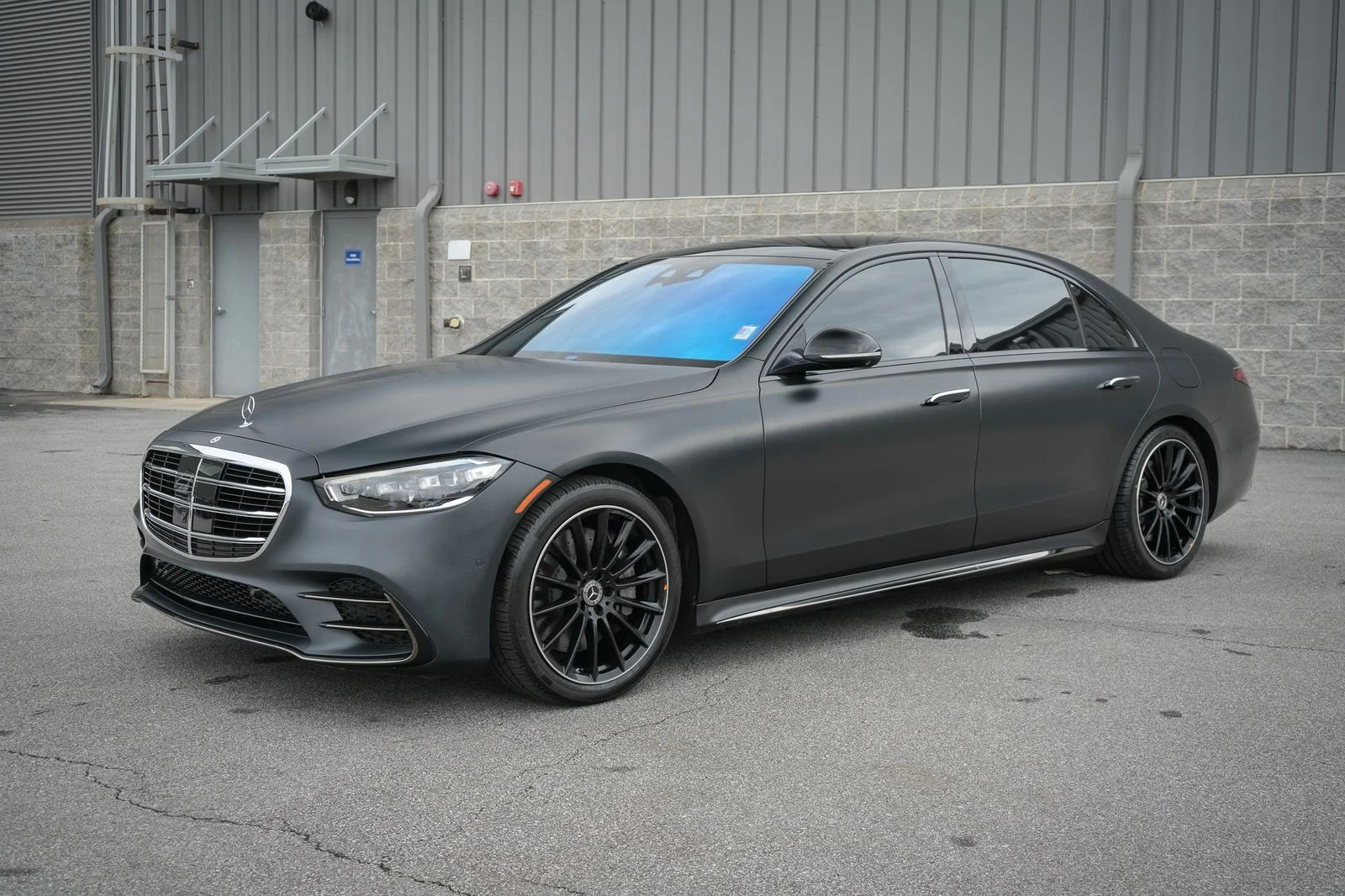 Used 2023 Black Mercedes-Benz S 580e image 11