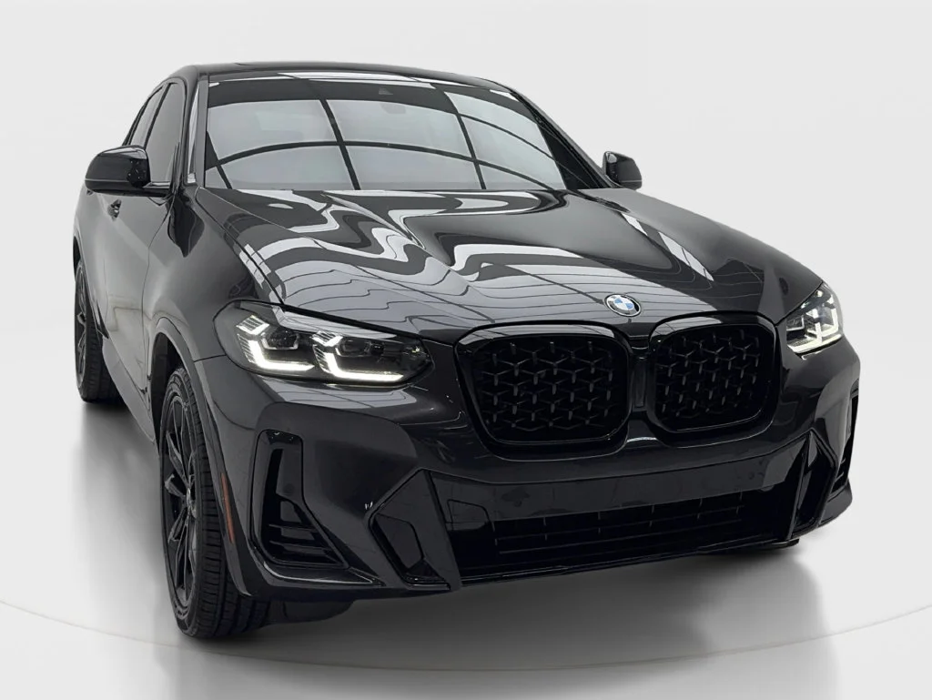 Used 2025 Gray BMW xDrive30i image 3