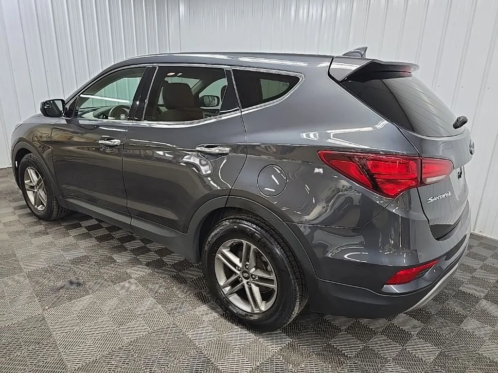 Used 2017 Platinum Graphite Hyundai 2.4 Base image 9