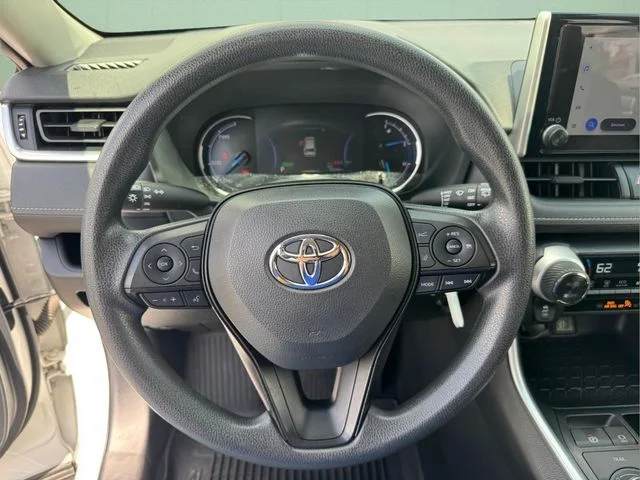 Used 2023 White Toyota LE image 20