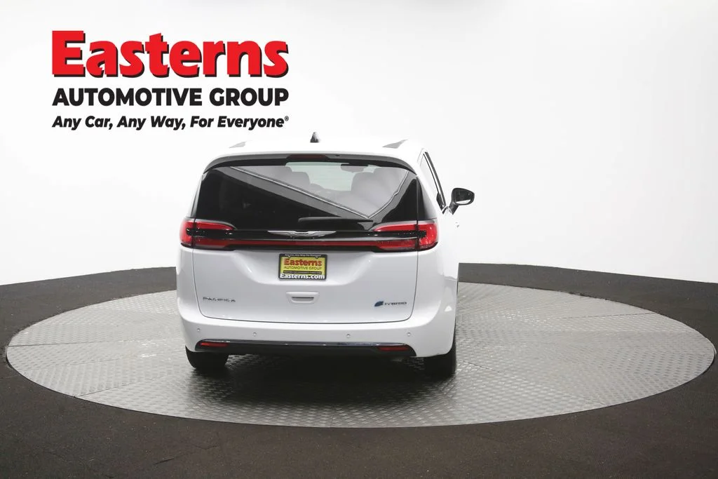 Used 2023 White Chrysler Touring L image 41