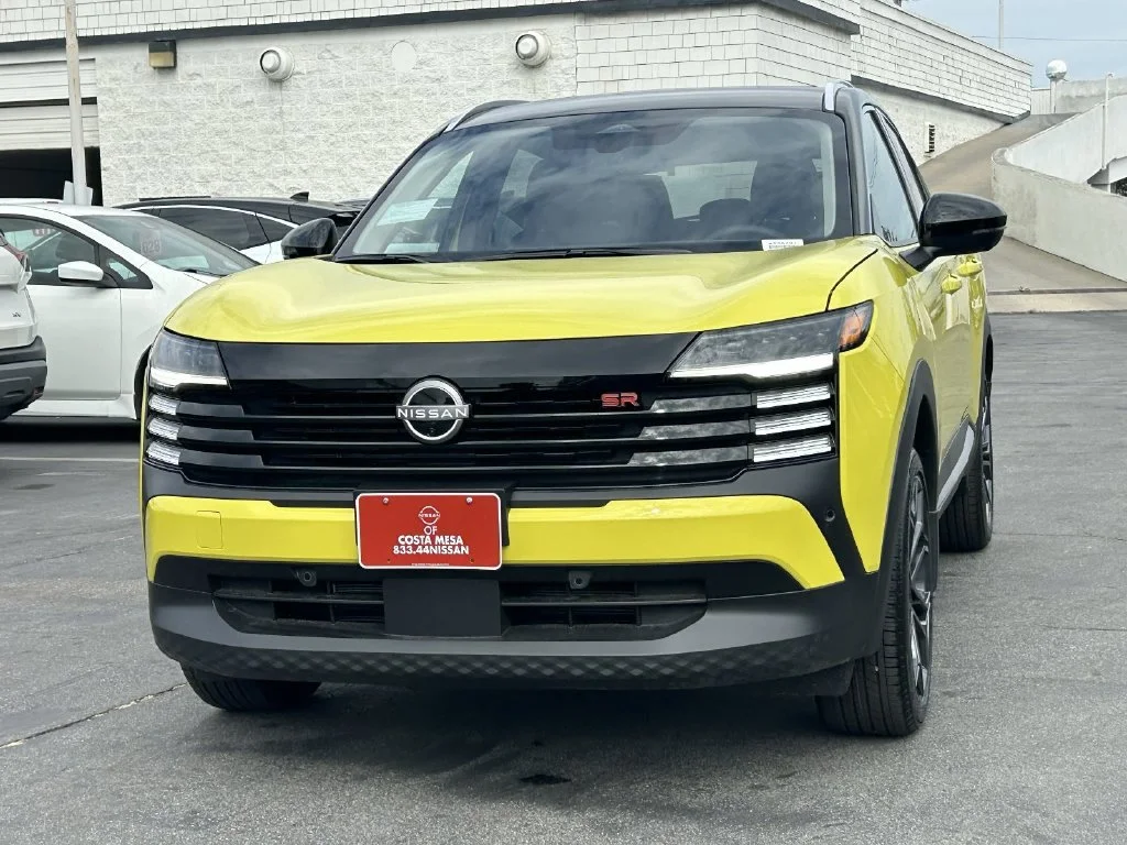 New 2026 Yuzu Yellow Metallic / Super Black Two-tone Nissan SR image 6