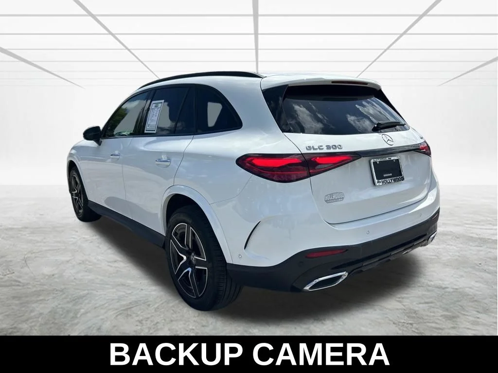 Used 2025  Mercedes-Benz GLC 300 image 4