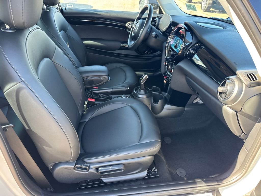 Used 2023 Black MINI Base image 13