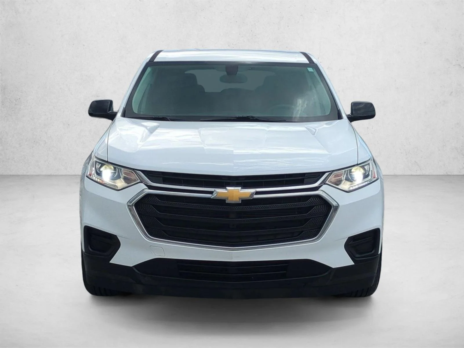 Used 2019 Summit White Chevrolet LS image 2